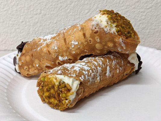 Good Pie 5/4/20: Housemade Cannoli – Ricotta, Chocolate Chips, Pistachio, Confectioner’s Sugar