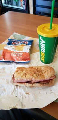 6" italian BMT on herb & cheese bread, with chips + drink. $6 combo is a good quick lunch deal.