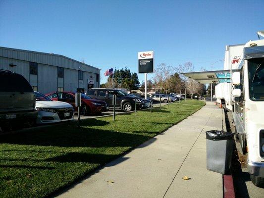 Usually parked in front of Ryder during lunch. This photo was taken late afternoon.