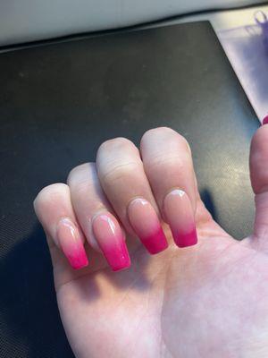 Ombre is harsh and unevenly placed, and look at the lump on the side of the index finger