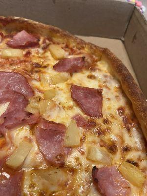 This is one of the best Hawaiian pizza I ever haaaadddd, why there's not enough publicity about this place?? Pizza is sooo tastyyy