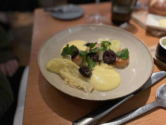 Scallops with morcilla sausage, savoy cabbage and saffron