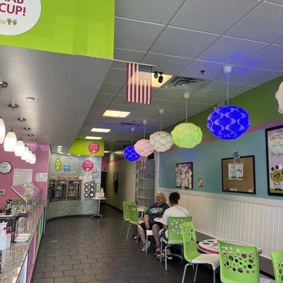 sweetFrog Premium Frozen Yogurt