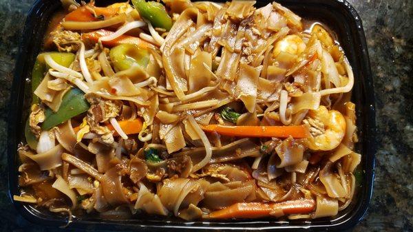 Drunken noodles with shrimp