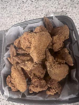 Traditional Fried Chicken Wings