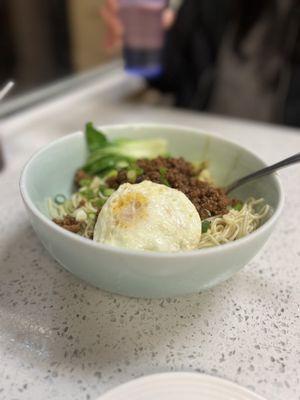 Dry minced pork noodles