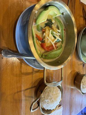 Avocado curry with tofu.