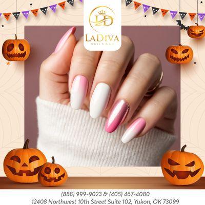 Ombre pink nails, perfect for a subtle yet spooky Halloween vibe!