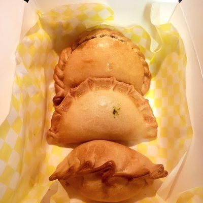 EMPANADAS ARGENTINAS .