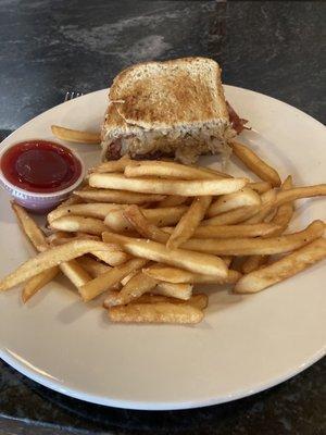 Reuben with fries