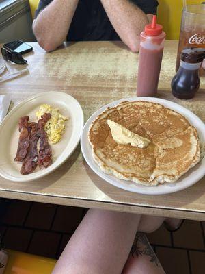 Pancake special $8.99! Huge pancake!