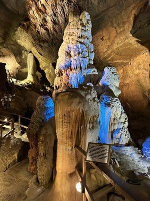 Lost World Caverns