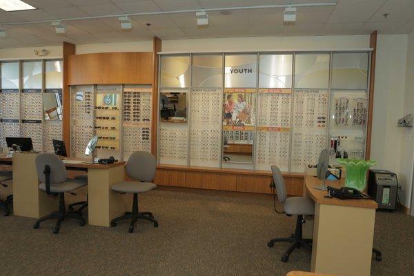 We carry a wide assortment of eyeglasses, sunglasses. Stop in at Pearle Vision Gurnee for your optical needs.