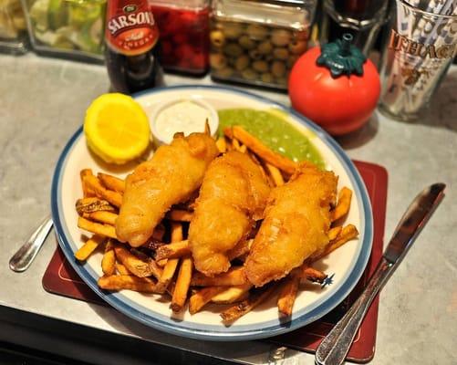 Fish & Chips with mushy peas!!!! Very good!!!