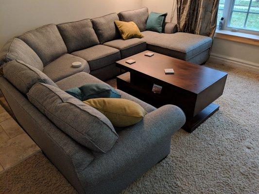 Great deal on an awesome Flexsteel sectional.