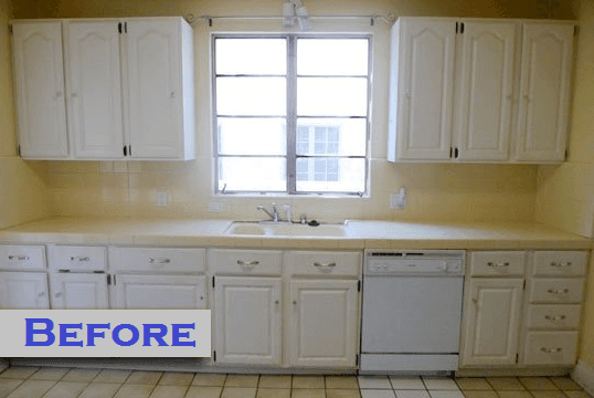 Kitchen before makeover