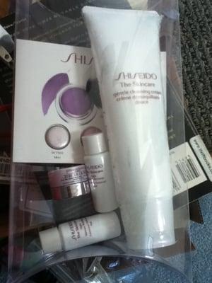 My Shiseido package with Cleansing Cream, 2 samples of Night cream, a sample of Eye Cream, and a sample of Mascara.