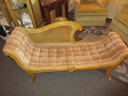 Beautifully-Vintage, Mid-Century Fainting Sofa! Perfect Accessory For Your home!