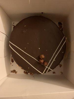 Hazelnut mousse cake: very reminiscent of Ferrero Rocher chocolate