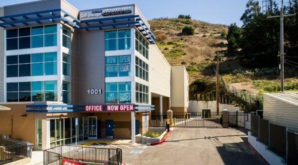 Front entry West Coast Self-Storage Daly City