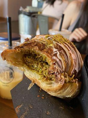 Viral Dubai Chocolate (but as a croissant)