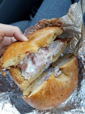 Ham and eggs with a tomato basil bagel