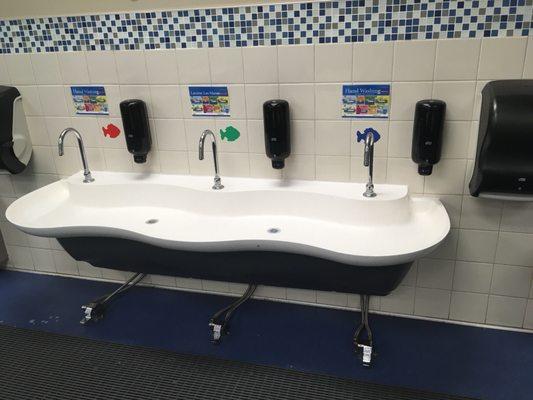 Amazing hand washing sink! Shows they really care !