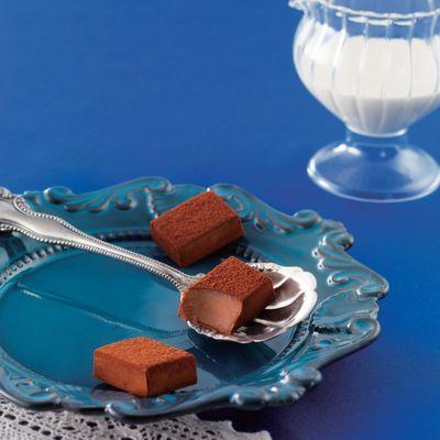 Shop ROYCE' Chocolate's classic topseller, the Nama Chocolate "Au Lait" at Waikiki Tea House.