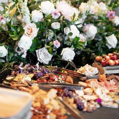 Seasonal grazing table