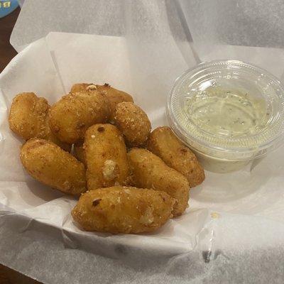 Smoked Gouda Mac and Cheese Bites