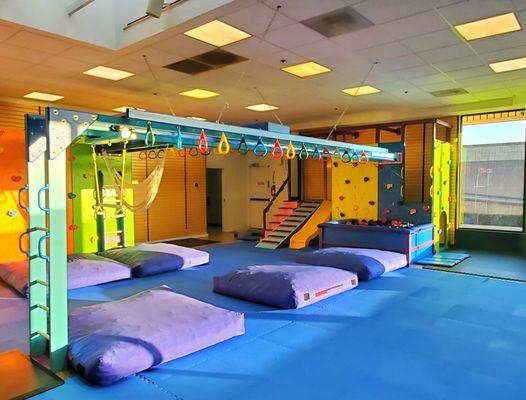 Children's play center
Party venue for kids
Amusement park