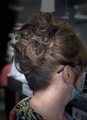 Stunning updo by Mariola