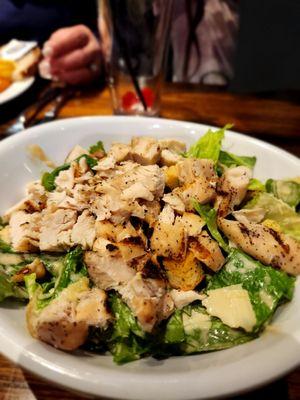 Caesar salad with chicken