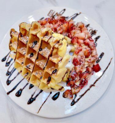 Waffle with strawberry banana Nutella and mango ice cream