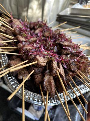 Peppered steak skewers