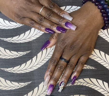 Book w/Qiana at www.royalexclusivenails.com