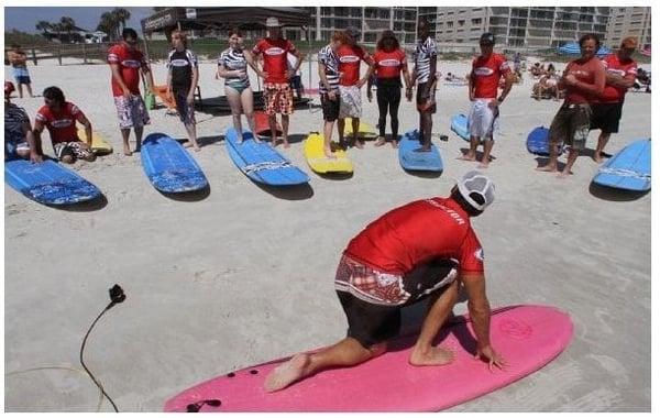 group surf lesson