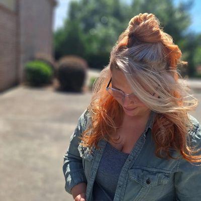 Copper hair with white blonde  halo