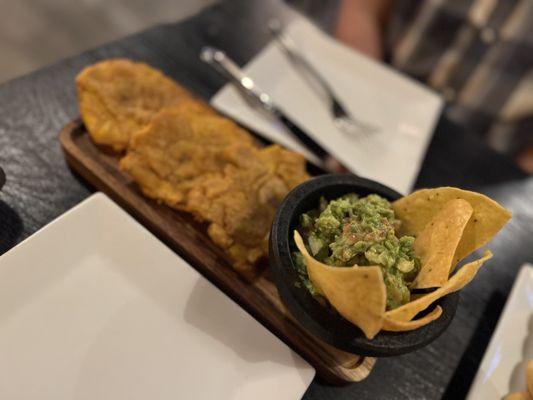 Guacamole Con Tostones