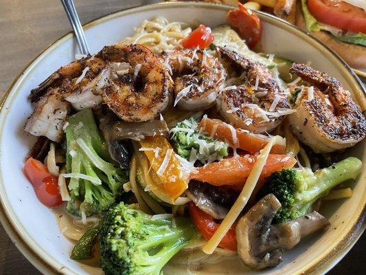 Pasta primavera with added blackened shrimp