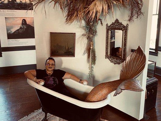 Mermaid Museum Tail Tub