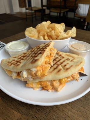 Buffalo chicken panini with chips