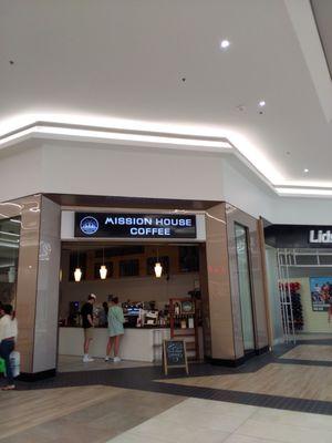 This is the spot to come to awesome atompshpere. Located in the River Ridge Mall.