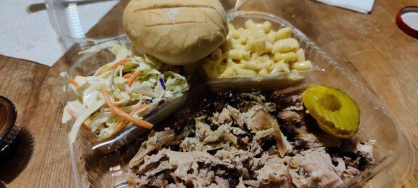 Pulled pork plate with slaw and Mac & cheese