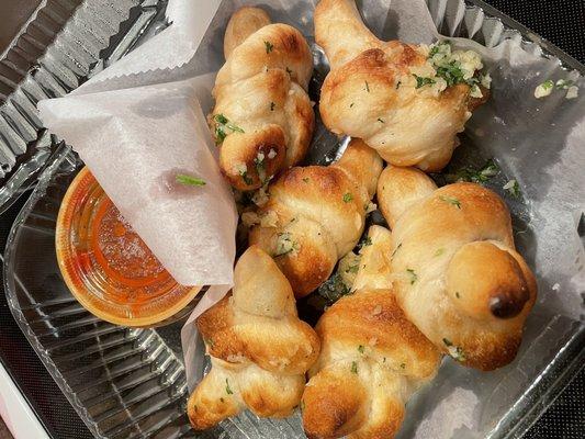 Garlic knots