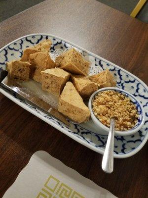 Tofu triangles were crispy n yummy with the sauce