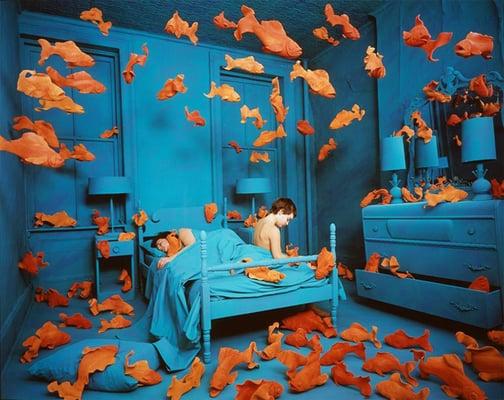 Sandy Skoglund, Revenge of the Goldfish, 1981, archival pigmented ink print