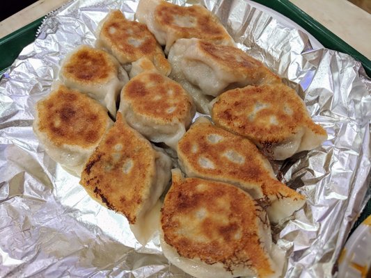 鍋貼 Pan Fried Dumplings