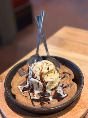 Skillet Chocolate Chip Cookie