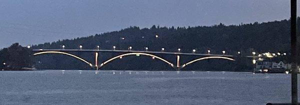 The view of Sellwood Bridge in the evening.